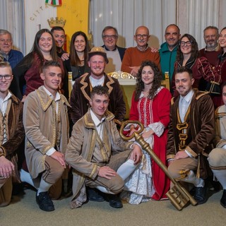 Le maschere con gli organizzatori