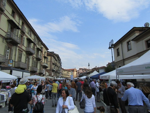 Saluzzo, domenica 17 maggio tutto pronto per “Negozi in Strada” Saluzzo, domenica 17 maggio tutto pronto per “Negozi in Strada”