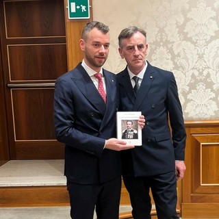 Nicola Cotti e Stefano De Carolis con il libro dedicato a Chiaffredo Bergia Nicola Cotti e Stefano De Carolis con il libro dedicato a Chiaffredo Bergia
