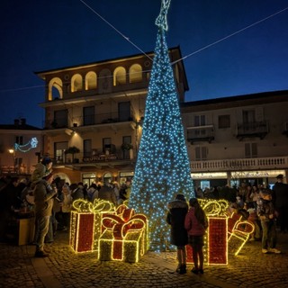 A Monforte d'Alba il Natale si fa comunità: tombola, storia e musica nel cuore delle fe A Monforte d'Alba il Natale si fa comunità: tombola, storia e musica nel cuore delle fe