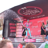 Nibali festeggia a Sant'Anna di Vinadio