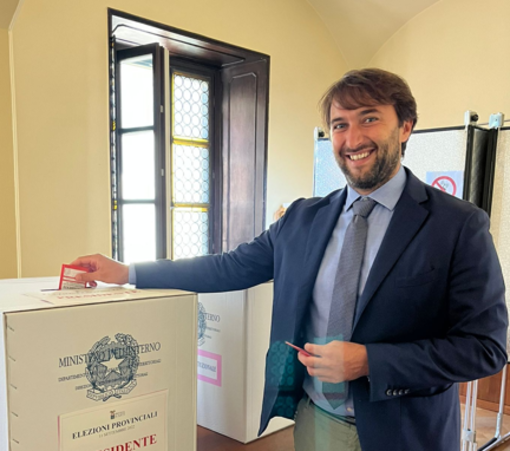 Il leghista Simone Nosenzo, sindaco di Nizza Monferrato, è il nuovo presidente della Provincia di Asti Il leghista Simone Nosenzo, sindaco di Nizza Monferrato, è il nuovo presidente della Provincia di Asti
