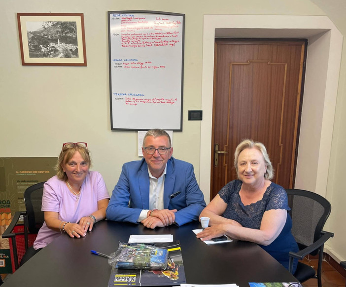 Roaschia, il neo sindaco Paoletti ha già scelto la Giunta: Graziella Viale vice e Marilena Fantino assessore Roaschia, il neo sindaco Paoletti ha già scelto la Giunta: Graziella Viale vice e Marilena Fantino assessore