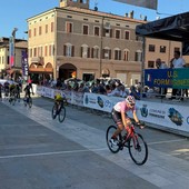 CICLISMO / Nicole Bracco vola al secondo posto e tiene la maglia rosa del Trofeo Rosa CICLISMO / Nicole Bracco vola al secondo posto e tiene la maglia rosa del Trofeo Rosa