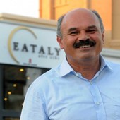 Oscar Farinetti compirà 68 anni domani, 24 settembre. Ex patron di Unieuro, nel 2003 fondò Eataly col primo punto vendita al Lingotto di Torino