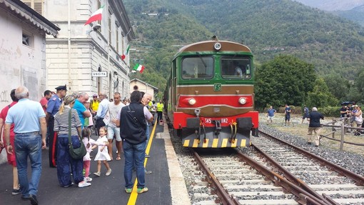 L’arrivo del treno storico ad Ormea nel settembre 2016
