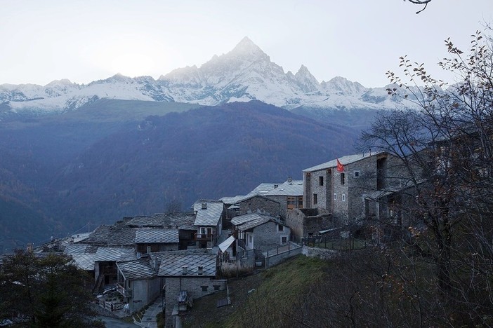 Ghiacciai e risorse idriche alpine: a Ostana un convegno sul futuro dell’acqua Ghiacciai e risorse idriche alpine: a Ostana un convegno sul futuro dell’acqua