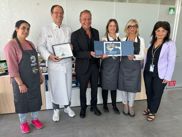 Turismo, l'assessore Bongioanni premia al Grattacielo della Regione Carlo Zarri Turismo, l'assessore Bongioanni premia al Grattacielo della Regione Carlo Zarri