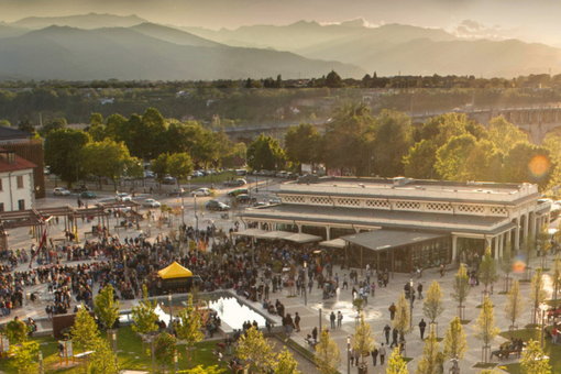 Open Baladin Cuneo celebra 10 anni con il concerto dei Mellow Mood: il 23 maggio festa e “Cena sotto le stelle” in Piazza Foro Boario Open Baladin Cuneo celebra 10 anni con il concerto dei Mellow Mood: il 23 maggio festa e “Cena sotto le stelle” in Piazza Foro Boario