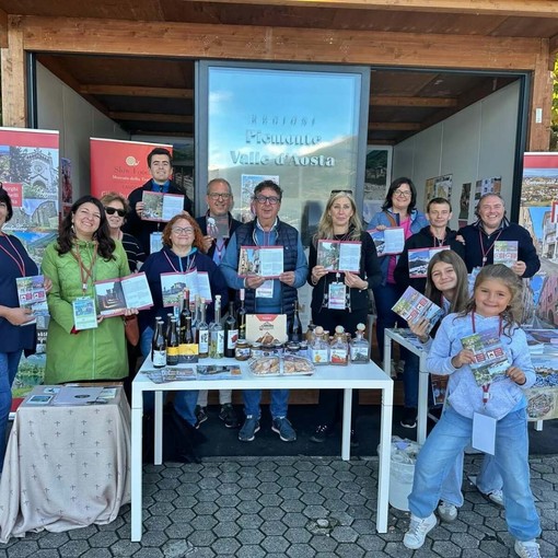 I rappresentanti di Ostana e Chianale al Festival nazionale dei Borghi più Belli d’Italia I rappresentanti di Ostana e Chianale al Festival nazionale dei Borghi più Belli d’Italia