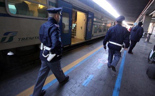Sei giovani multati per aver attraversato i binari alla stazione di Savigliano