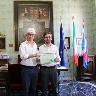 Alba premiata da Legambiente: menzione speciale "Miglior Comune 95% GPP" per gli appalti verdi Alba premiata da Legambiente: menzione speciale "Miglior Comune 95% GPP" per gli appalti verdi