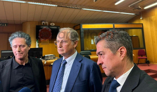 Mario Roggero in Corte d'Appello a Torino con il consulente processuale Novani e l'avvocato Stefano Marcolini Mario Roggero in Corte d'Appello a Torino con il consulente processuale Novani e l'avvocato Stefano Marcolini