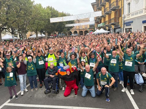 La Passeggiata per la Vita consegna 35mila euro ad Ail di Cuneo e Il Fiore della Vita di Savigliano