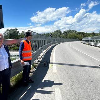 Il sopralluogo del consigliere Pulitanò e dei tecnici del reparto viabilità di Cuneo propedeutico ai lavori di bitumatura Il sopralluogo del consigliere Pulitanò e dei tecnici del reparto viabilità di Cuneo propedeutico ai lavori di bitumatura