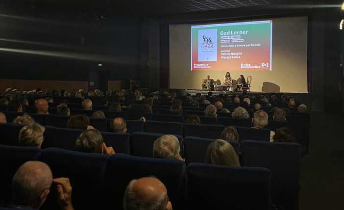 "Prospettive Democratiche" fa il pieno a Savigliano: sold out al Cinema Aurora, oltre 350 persone "Prospettive Democratiche" fa il pieno a Savigliano: sold out al Cinema Aurora, oltre 350 persone