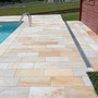 Pietra naturale vs ceramica: perché scegliere l'autenticità per la tua casa