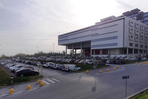 Parcheggio dell'Ospedale di Verduno Parcheggio dell'Ospedale di Verduno