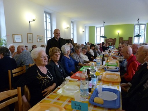 Alba: i Centri di Incontro per Anziani del Comune festeggiano il Natale