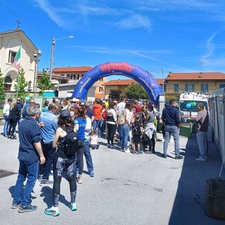 Grande successo per il “Giro dei Forni”: centinaia di persone in camminata tra la frazione Roata Canale Grande successo per il “Giro dei Forni”: centinaia di persone in camminata tra la frazione Roata Canale
