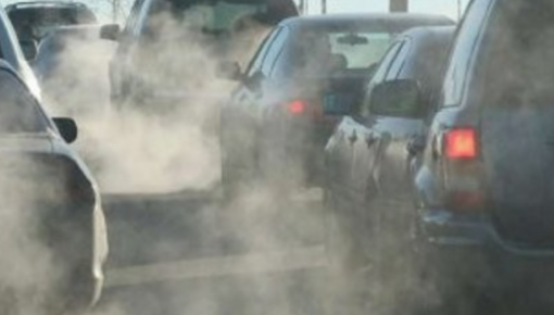 Polveri sottili: sono prodotte anche dai gas di scarico delle auto nonostante i filtri antiparticolato presenti nell'impianto di scarico gas (Foto d'archivio)