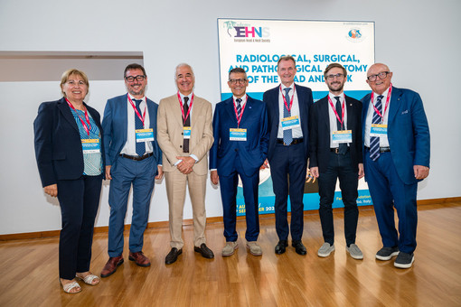 Da sinistra Paola Malvasio, Enzo Cazzullo, Carlo Vassallo, Giovanni Succo, Francesco Cappello, Alberto Gatto, Bruno Ceretto (h Andrea Guermani) Da sinistra Paola Malvasio, Enzo Cazzullo, Carlo Vassallo, Giovanni Succo, Francesco Cappello, Alberto Gatto, Bruno Ceretto (h Andrea Guermani)
