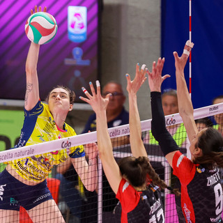 Un attacco di Alessia Populini (foto sito Legavolleyfemminile)