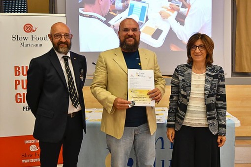 La premiazione della Fattoria Gallina Golosa al concorso internazionale &quot;Infiniti Blu&quot;