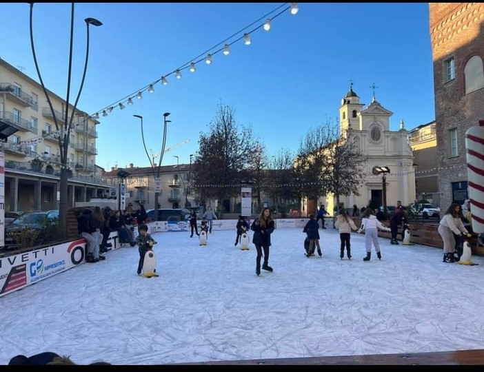 Pista di pattinaggio ad Alba: Azione propone lo spostamento in Piazza San Paolo Pista di pattinaggio ad Alba: Azione propone lo spostamento in Piazza San Paolo
