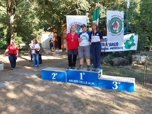 Cristina Omini sul secondo gradino del podio Cristina Omini sul secondo gradino del podio