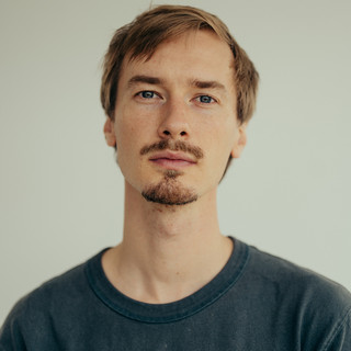 Daniel Chatard ha studiato Fotogiornalismo e Fotografia documentaria ad Hannover e Photography & Society alla Royal Academy of Arts dell’Aia. Daniel Chatard ha studiato Fotogiornalismo e Fotografia documentaria ad Hannover e Photography & Society alla Royal Academy of Arts dell’Aia.