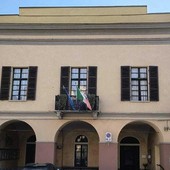 Il municipio di Piasco Il municipio di Piasco