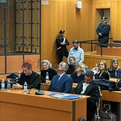 Il verdetto è appena arrivato nell'aula 6 del Palazzo di Giustizia "Bruno Caccia" di Torino Il verdetto è appena arrivato nell'aula 6 del Palazzo di Giustizia "Bruno Caccia" di Torino