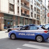 La Polizia di Stato a Cuneo incontra la cittadinanza per sensibilizzare sulle truffe La Polizia di Stato a Cuneo incontra la cittadinanza per sensibilizzare sulle truffe
