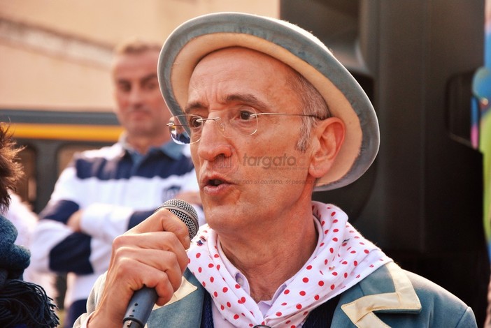 Aurelio Seimandi nei panni di Ciaferlin, la maschera carnevalesca della Città di Saluzzo