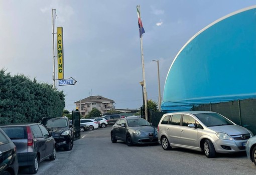 San Rocco Castagnaretta, tensioni tra camping e campo sportivo: “Parcheggi occupati e rumore fino a tarda sera”