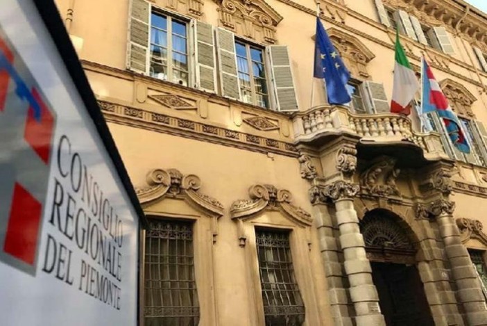 Approvata la delibera sull'Autonomia differenziata, maggioranza favorevole al provvedimento. Opposizioni contrarie, respinti gli emendamenti delle minoranze Approvata la delibera sull'Autonomia differenziata, maggioranza favorevole al provvedimento. Opposizioni contrarie, respinti gli emendamenti delle minoranze