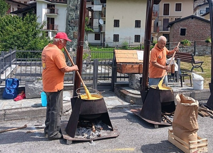 Roaschia in festa con la Polenta Solidale: una giornata per aiutare la Casa di Riposo di Valdieri Roaschia in festa con la Polenta Solidale: una giornata per aiutare la Casa di Riposo di Valdieri