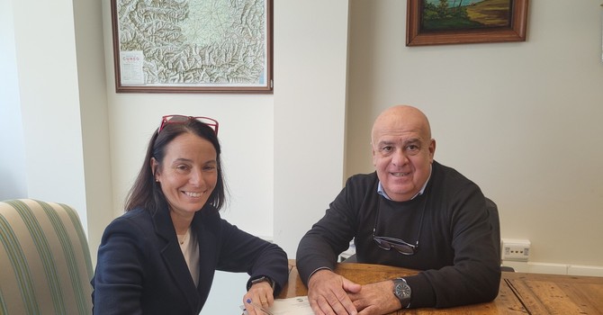 La dottoressa Paola Cena col direttore generale Guerra La dottoressa Paola Cena col direttore generale Guerra