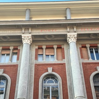 Cuneo: restaurata (parzialmente?) la facciata della Posta Centrale
