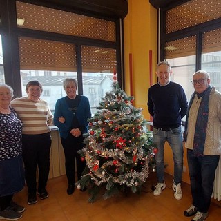 Il nuovo CdA della Fondazione Casa di Riposo di Paesana: Liliana Peirone, Maria Elisa Marchetto, Carla Allio, il presidente Massimiliano Comba e il vice Angelo Confalonieri Il nuovo CdA della Fondazione Casa di Riposo di Paesana: Liliana Peirone, Maria Elisa Marchetto, Carla Allio, il presidente Massimiliano Comba e il vice Angelo Confalonieri