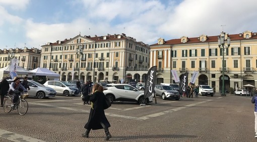 Provarla è l'unico modo per scoprire un'auto ibrida: Toyota sarà in Piazza Galimberti a Cuneo