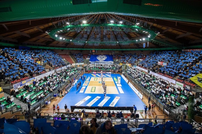 Torna “Time Out SuperLega”: puntata ricca di ospiti, analisi e collegamenti. In studio Michele Baranowicz Torna “Time Out SuperLega”: puntata ricca di ospiti, analisi e collegamenti. In studio Michele Baranowicz