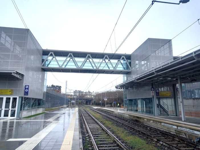 La passerella alla stazione di Alba