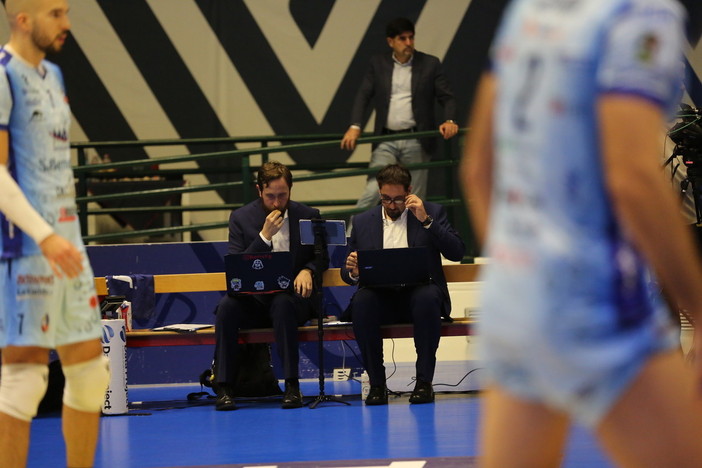 Mauro Rizzo e Boris Genre sulla panchina cuneese a Monza (Foto Valerio Giraudo) Mauro Rizzo e Boris Genre sulla panchina cuneese a Monza (Foto Valerio Giraudo)