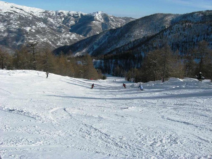 Sicurezza sulle piste e gestione degli impianti, alle stazioni sciistiche cuneesi oltre 1 milione e 800 mila euro dalla Regione Sicurezza sulle piste e gestione degli impianti, alle stazioni sciistiche cuneesi oltre 1 milione e 800 mila euro dalla Regione
