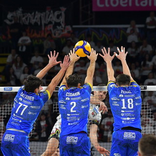 Un'azione di gioco dei cuneesi al PalaBarton (Foto Michele Benda) Un'azione di gioco dei cuneesi al PalaBarton (Foto Michele Benda)