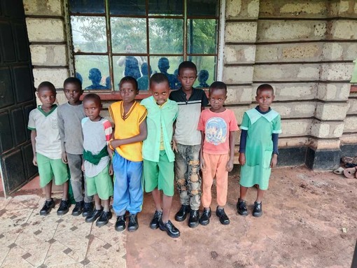 Notizie dal Kenya: un paio di scarpe nuove per Victor Notizie dal Kenya: un paio di scarpe nuove per Victor