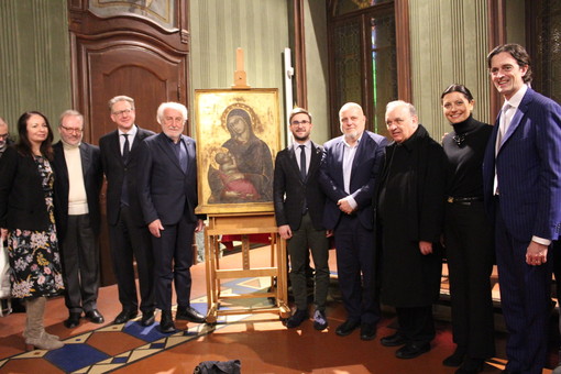 Alba: presentata al pubblico la “Madonna che allatta il Bambino” di Barnaba da Modena Alba: presentata al pubblico la “Madonna che allatta il Bambino” di Barnaba da Modena