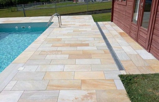 Pietra naturale vs ceramica: perché scegliere l'autenticità per la tua casa Pietra naturale vs ceramica: perché scegliere l'autenticità per la tua casa